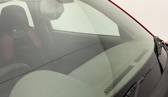 2016 Mahindra Kuv100 K4 6 STR, Petrol, Manual, 79,734 km, Front windshield - Minor spot on windshield