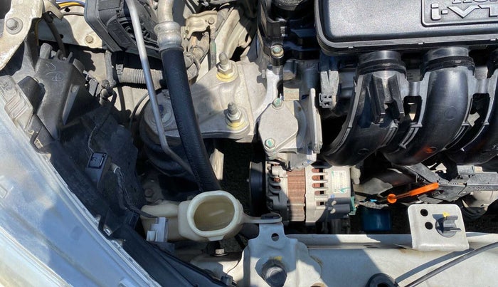 2017 Honda Jazz 1.2L I-VTEC SV, Petrol, Manual, 73,507 km, Front windshield - Wiper bottle cap missing