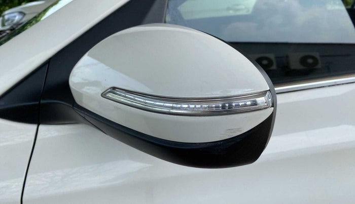 2018 Hyundai Elite i20 ASTA 1.4 CRDI (O), Diesel, Manual, 35,401 km, Right rear-view mirror - Indicator light has minor damage