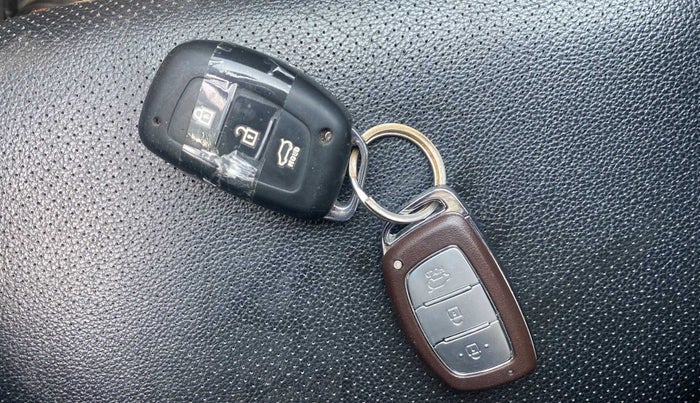 2018 Hyundai Creta SX (O) 1.6 DIESEL, Diesel, Manual, 83,220 km, Lock system - Dork lock functional only from remote key