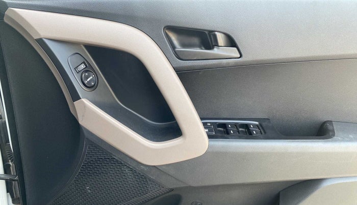 2018 Hyundai Creta E PLUS 1.6 PETROL, Petrol, Manual, 67,169 km, Driver Side Door Panels Control