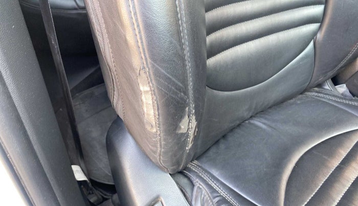 2018 Hyundai Creta E PLUS 1.6 PETROL, Petrol, Manual, 67,169 km, Driver seat - Cover slightly torn