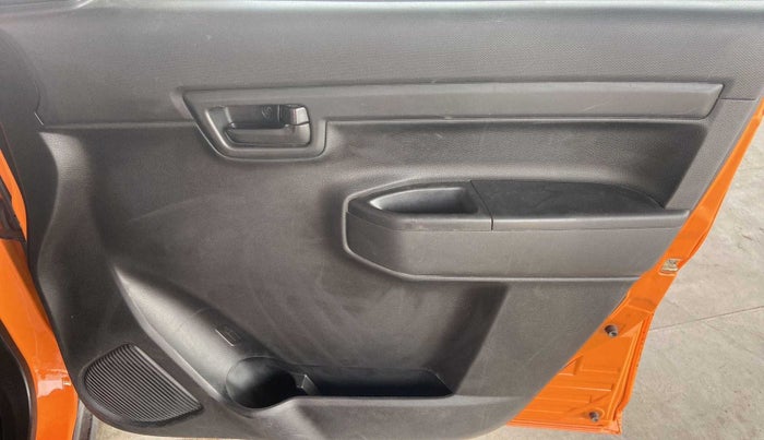 2020 Maruti S PRESSO VXI (O), Petrol, Manual, 56,891 km, Driver Side Door Panels Control