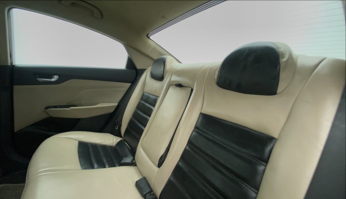 2019 Hyundai Verna 1.6 CRDI SX, Diesel, Manual, 89,832 km, Right Side Rear Door Cabin