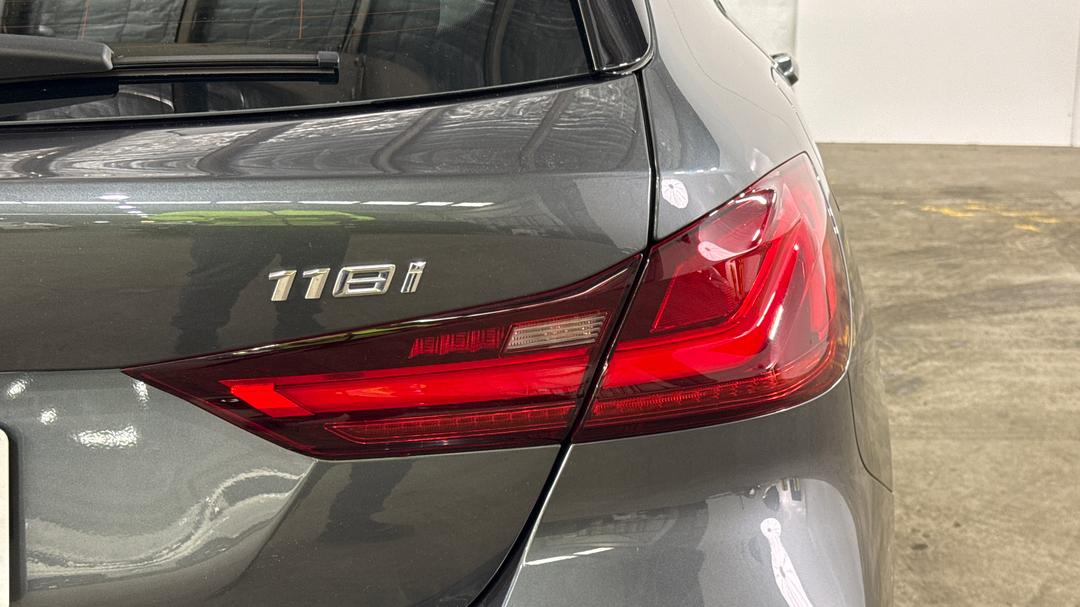 2021 BMW 1 18i M Sport, Automatic, 22734 km, Badge (Boot Right Side)