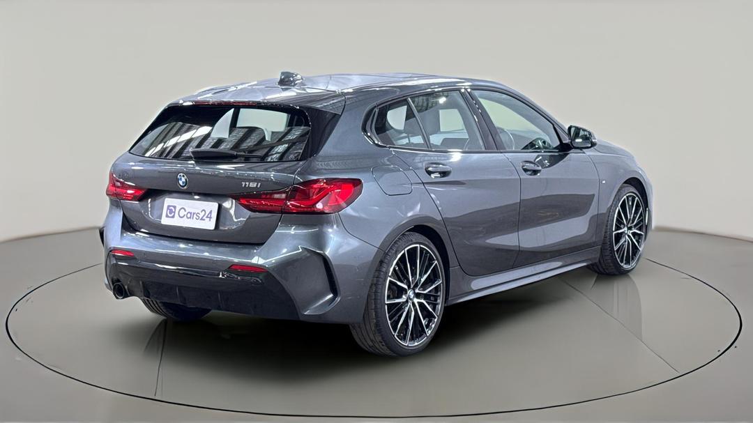 2021 BMW 1 18i M Sport, Automatic, 22734 km, Right Back Diagonal (45- Degree) View