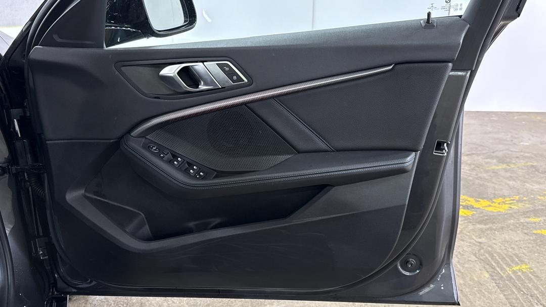 2021 BMW 1 18i M Sport, Automatic, 22734 km, Speaker View