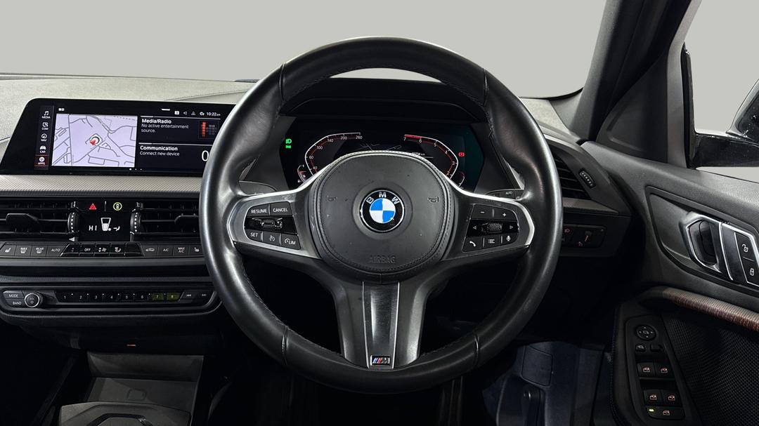2021 BMW 1 18i M Sport, Automatic, 22734 km, Steering Wheel Close-up