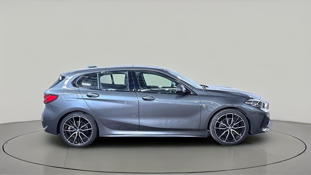 2021 BMW 1 18i M Sport, Automatic, 22734 km, Right Side View