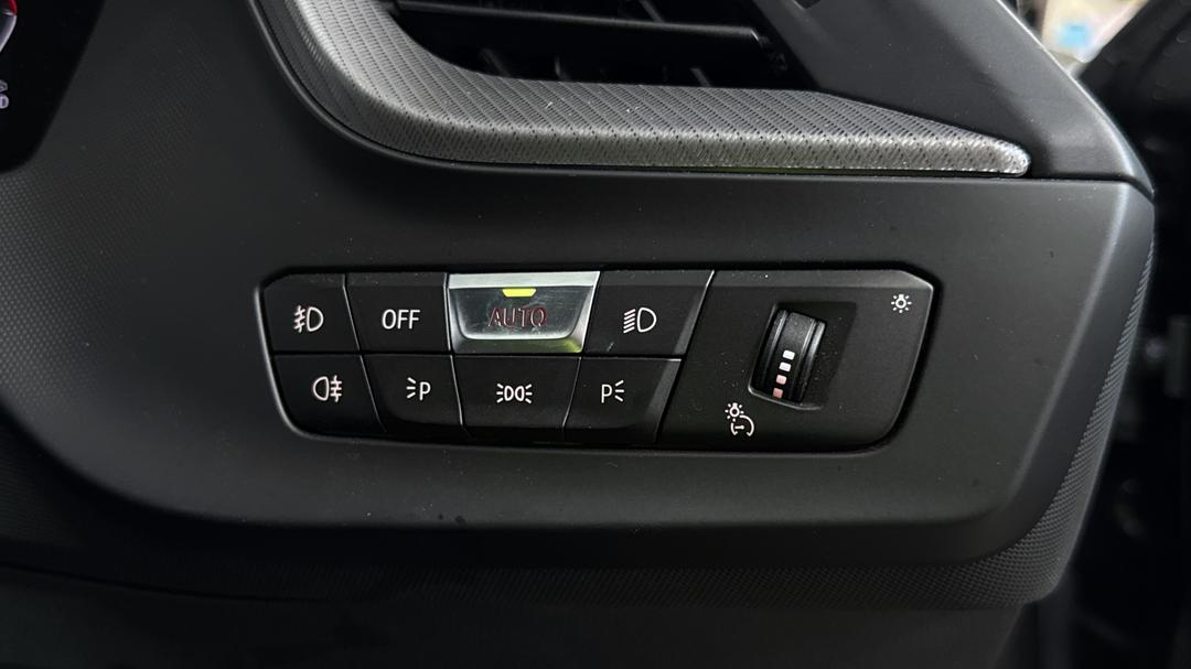 2021 BMW 1 18i M Sport, Automatic, 22734 km, Utility Switches/Buttons
