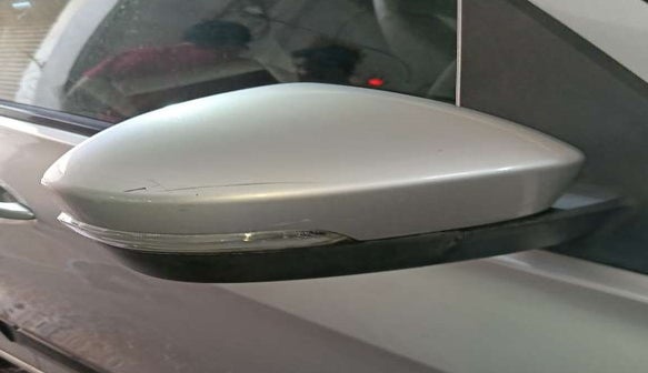 2016 Tata Tiago XZ PETROL, Petrol, Manual, 30,241 km, Right rear-view mirror - Cover has minor damage