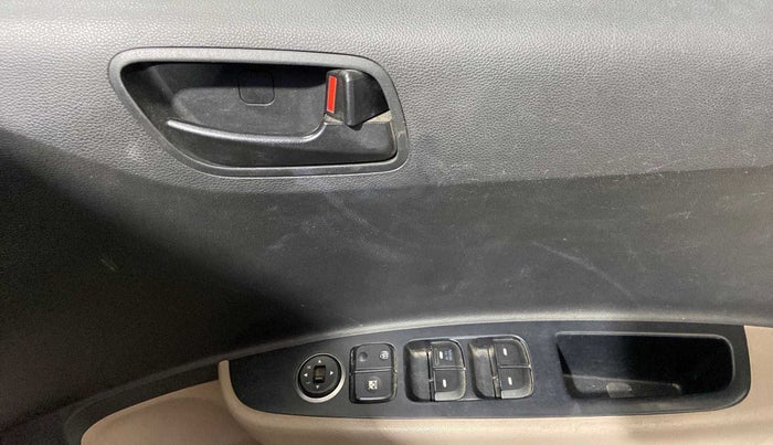 2018 Hyundai Grand i10 MAGNA 1.2 KAPPA VTVT, Petrol, Manual, 31,000 km, Driver Side Door Panels Control