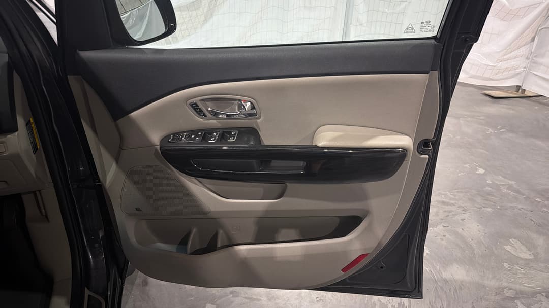 2020 Kia Carnival Platinum, Automatic, 66715 km, Speaker View