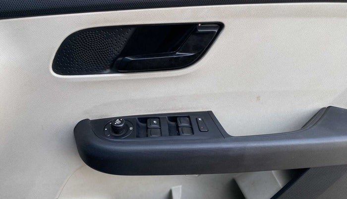 2021 Tata ALTROZ XM PLUS PETROL, Petrol, Manual, 34,823 km, Driver Side Door Panels Control