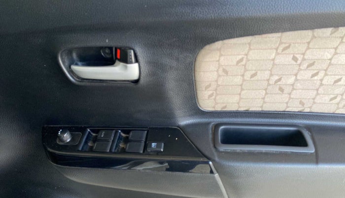2018 Maruti Wagon R 1.0 VXI, Petrol, Manual, 85,899 km, Driver Side Door Panels Control