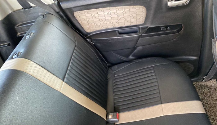 2018 Maruti Wagon R 1.0 VXI, Petrol, Manual, 85,899 km, Second-row right seat - Cover slightly torn