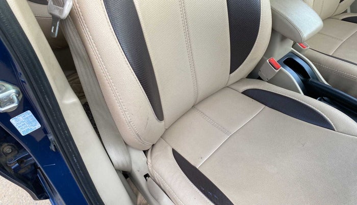 2018 Maruti Ciaz SIGMA 1.5 SHVS MT  PETROL, Petrol, Manual, 61,518 km, Driver seat - Cover slightly stained