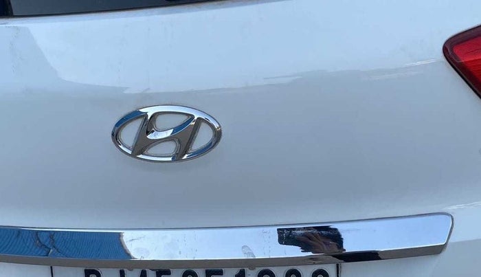 2018 Hyundai Creta SX (O) 1.6 DIESEL, Diesel, Manual, 1,09,100 km, Dicky (Boot door) - Slightly dented