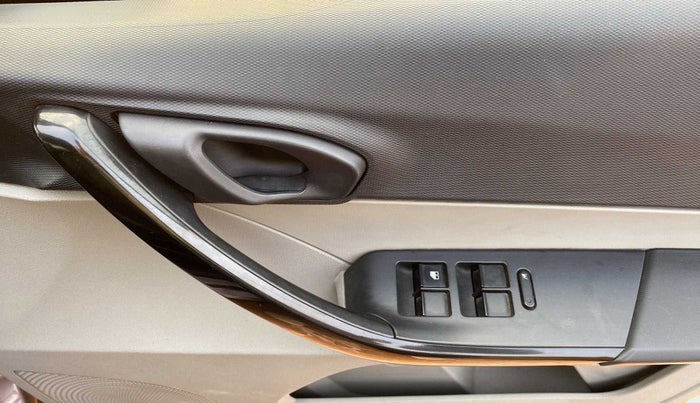 2017 Tata Tiago XT PETROL, Petrol, Manual, 38,543 km, Driver Side Door Panels Control