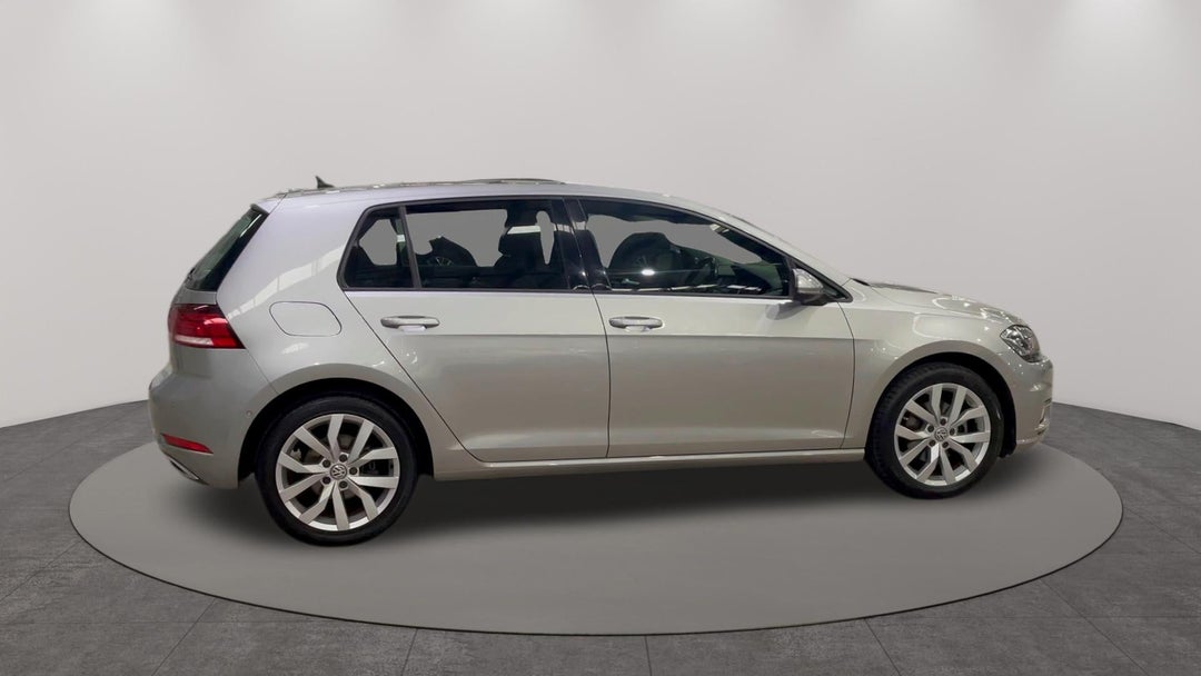 2017 Volkswagen Golf 110 Tsi Highline, Automatic, 86965 km, Right Side View