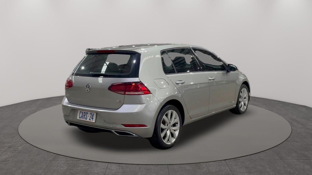2017 Volkswagen Golf 110 Tsi Highline, Automatic, 86965 km, Right Back Diagonal (45- Degree) View