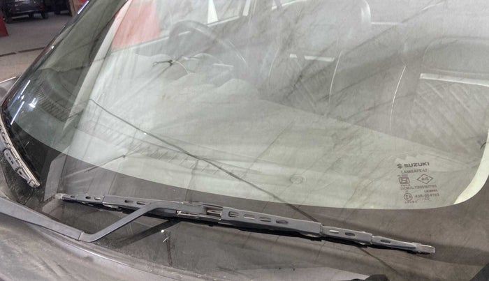 2023 Maruti Swift VXI, Petrol, Manual, 14,847 km, Front windshield - Minor spot on windshield