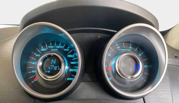 2018 Mahindra XUV500 W7, Diesel, Manual, 41,761 km, Odometer Image