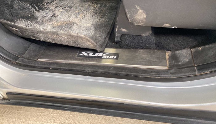 2018 Mahindra XUV500 W7, Diesel, Manual, 41,761 km, Left running board - Minor scratches