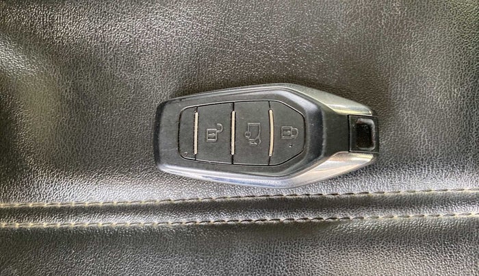 2018 Mahindra XUV500 W7, Diesel, Manual, 41,761 km, Key Close Up