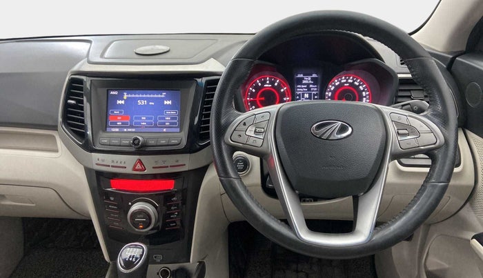 2019 Mahindra XUV300 W8 (O) 1.2 PETROL, Petrol, Manual, 52,895 km, Steering Wheel Close Up