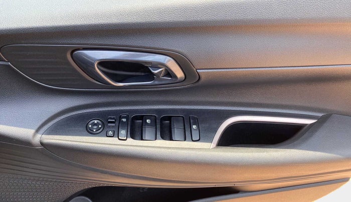 2023 Hyundai NEW I20 ASTA (O) 1.2 MT, Petrol, Manual, 6,286 km, Driver Side Door Panels Control