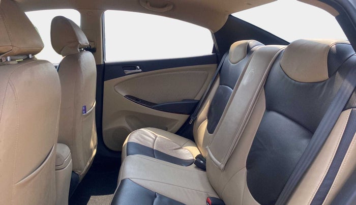 2017 Hyundai Verna 1.6 VTVT SX, Petrol, Manual, 31,105 km, Right Side Rear Door Cabin