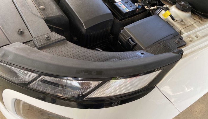 2022 Hyundai VENUE SX (O) 1.5 CRDI, Diesel, Manual, 19,988 km, Left headlight - Clamp has minor damage