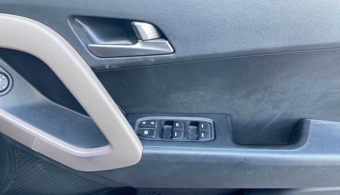 2016 Hyundai Creta SX PLUS 1.6 PETROL, Petrol, Manual, 33,501 km, Driver Side Door Panels Control