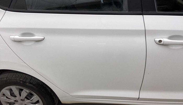 2020 Hyundai Verna S 1.5 PETROL MT, Petrol, Manual, 20,762 km, Right rear door - Slightly dented