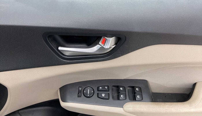 2020 Hyundai Verna S 1.5 PETROL MT, Petrol, Manual, 20,762 km, Driver Side Door Panels Control