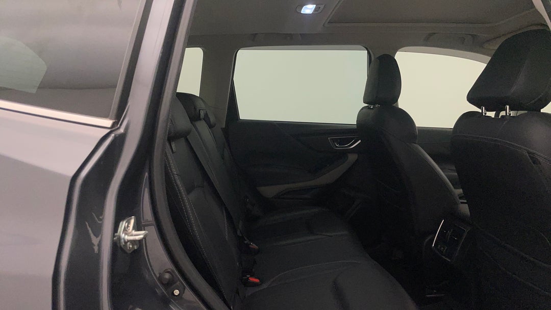 2022 Subaru Forester 2.5i-s (awd), Automatic, 47025 km, Right Side Rear Door Cabin View