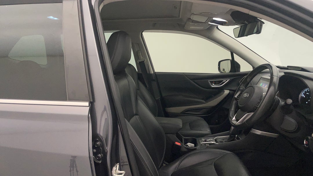 2022 Subaru Forester 2.5i-s (awd), Automatic, 47025 km, Right Side Front Door Cabin View