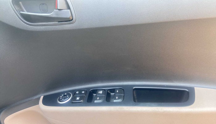 2019 Hyundai Grand i10 MAGNA 1.2 KAPPA VTVT, Petrol, Manual, 14,199 km, Driver Side Door Panels Control