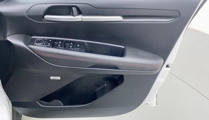 2020 KIA SONET GTX PLUS DCT 1.0, Petrol, Automatic, 7,381 km, Driver Side Door Panels Control
