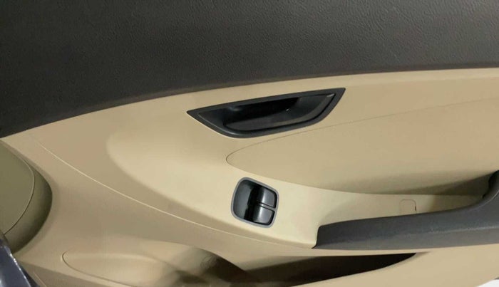 2015 Hyundai Eon ERA +, Petrol, Manual, 26,488 km, Driver Side Door Panels Control