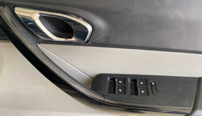 2016 Tata Tiago XZ PETROL, Petrol, Manual, 73,697 km, Driver Side Door Panels Control