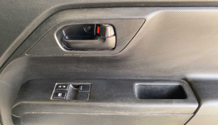 2023 Maruti New Wagon-R LXI 1.0, Petrol, Manual, 16,563 km, Driver Side Door Panels Control