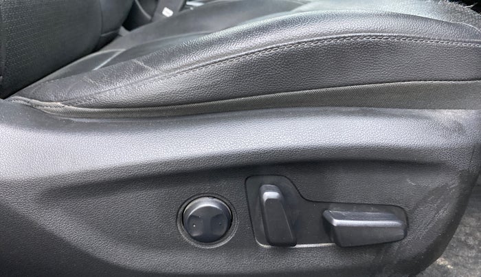 2017 Hyundai New Elantra 2.0 SX(O) AT PETROL, Petrol, Automatic, 51,916 km, Driver Side Adjustment Panel