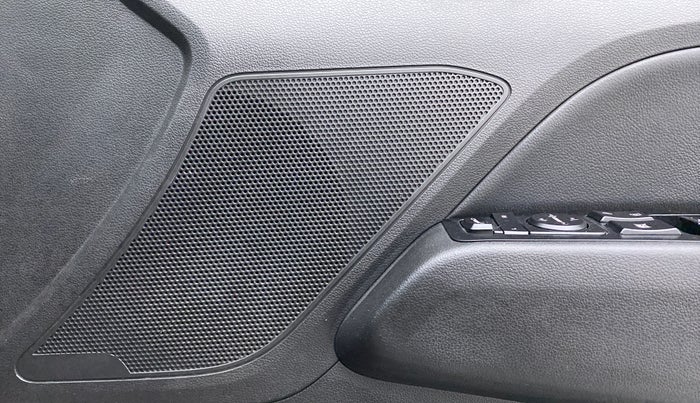 2017 Hyundai New Elantra 2.0 SX(O) AT PETROL, Petrol, Automatic, 51,916 km, Speaker