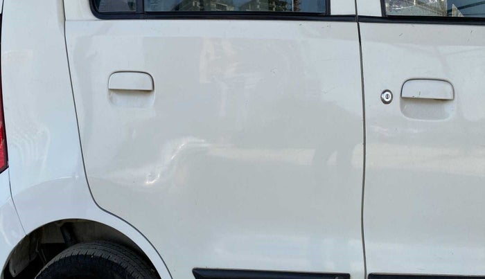 2014 Maruti Wagon R 1.0 VXI, Petrol, Manual, 1,06,234 km, Right rear door - Slightly dented