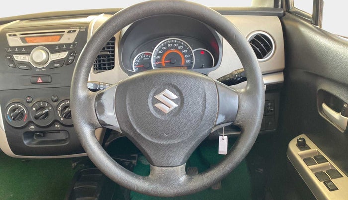 2014 Maruti Wagon R 1.0 VXI, Petrol, Manual, 1,06,234 km, Steering Wheel Close Up