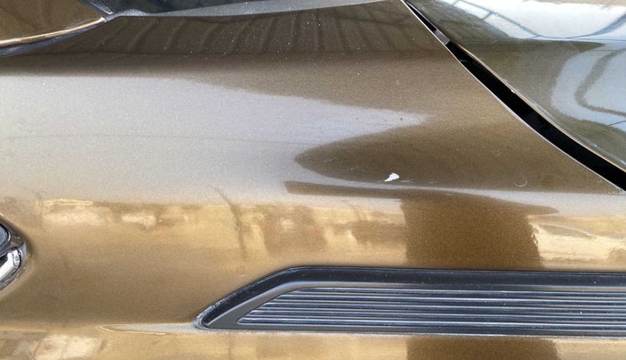 2019 Maruti XL6 ALPHA MT, Petrol, Manual, 75,071 km, Right fender - Paint has minor damage