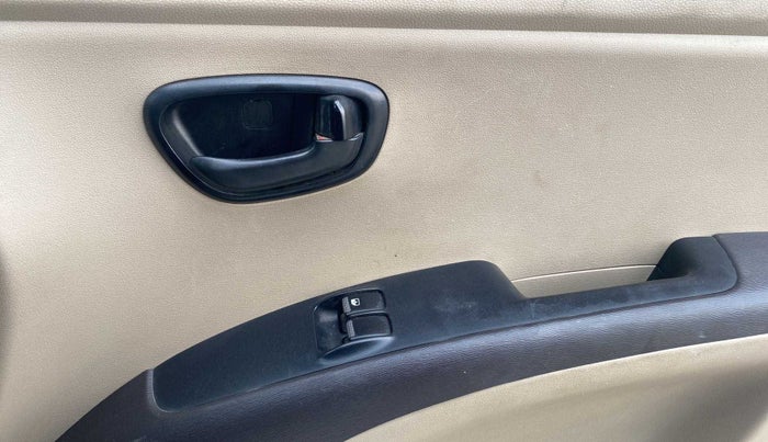 2012 Hyundai i10 ERA 1.1, Petrol, Manual, 37,137 km, Driver Side Door Panels Control