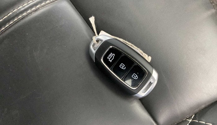 2019 Hyundai Verna 1.6 VTVT SX, Petrol, Manual, 42,303 km, Key Close Up